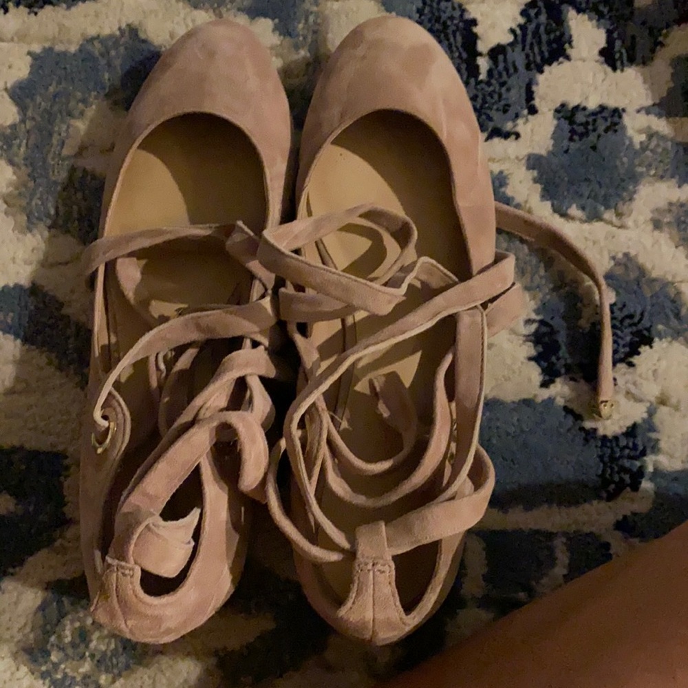 Beige sandals from Diane von Furstenberg